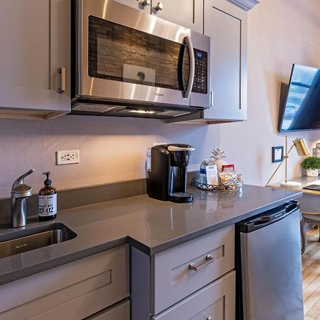 Hip Urban Loft - Small Town Charm -124 Lofts #3 West Dundee المظهر الخارجي الصورة