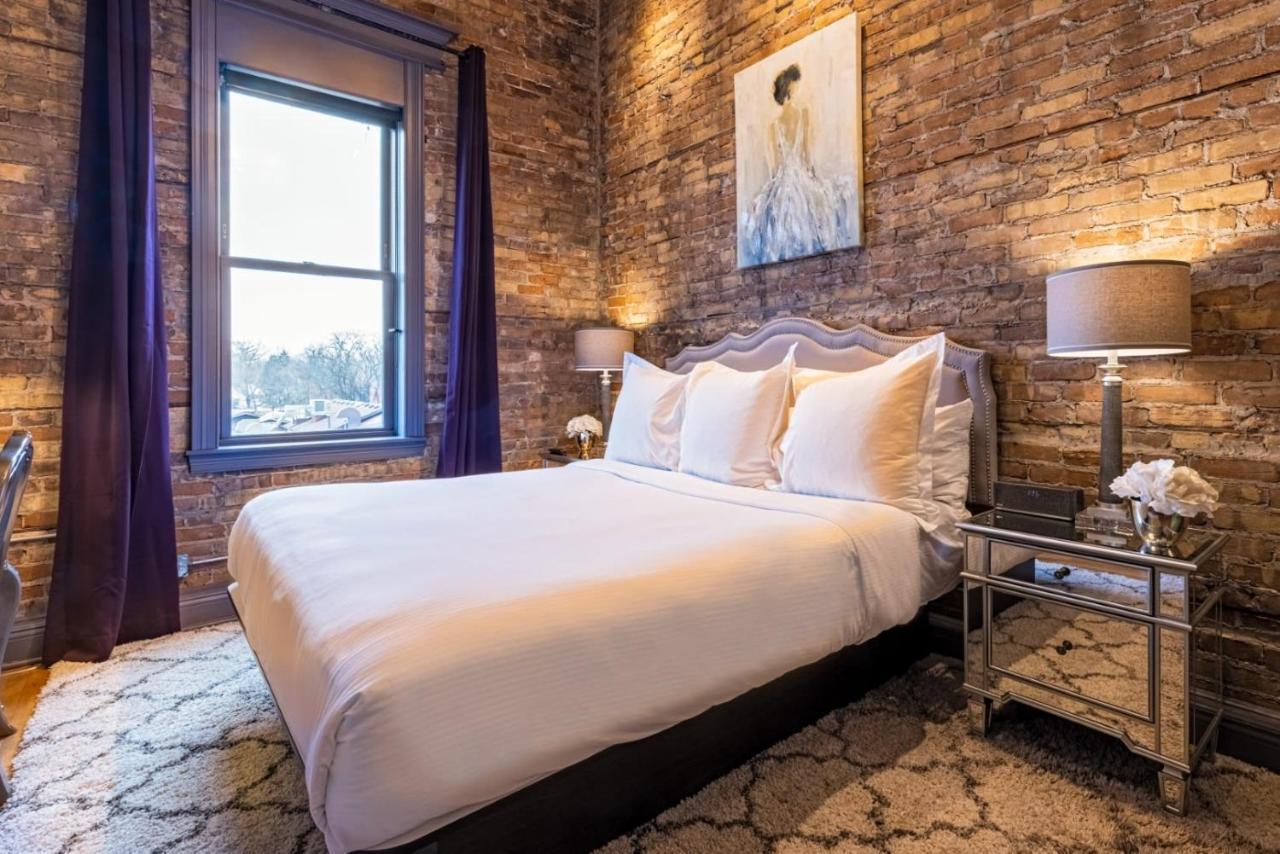 Hip Urban Loft - Small Town Charm -124 Lofts #3 West Dundee المظهر الخارجي الصورة