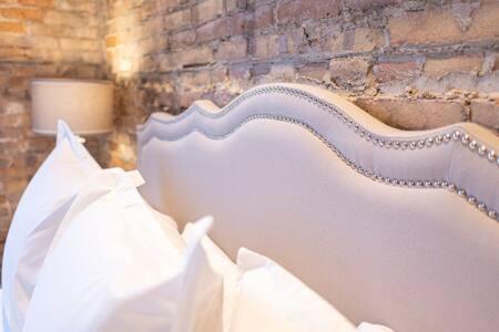 Hip Urban Loft - Small Town Charm -124 Lofts #3 West Dundee المظهر الخارجي الصورة