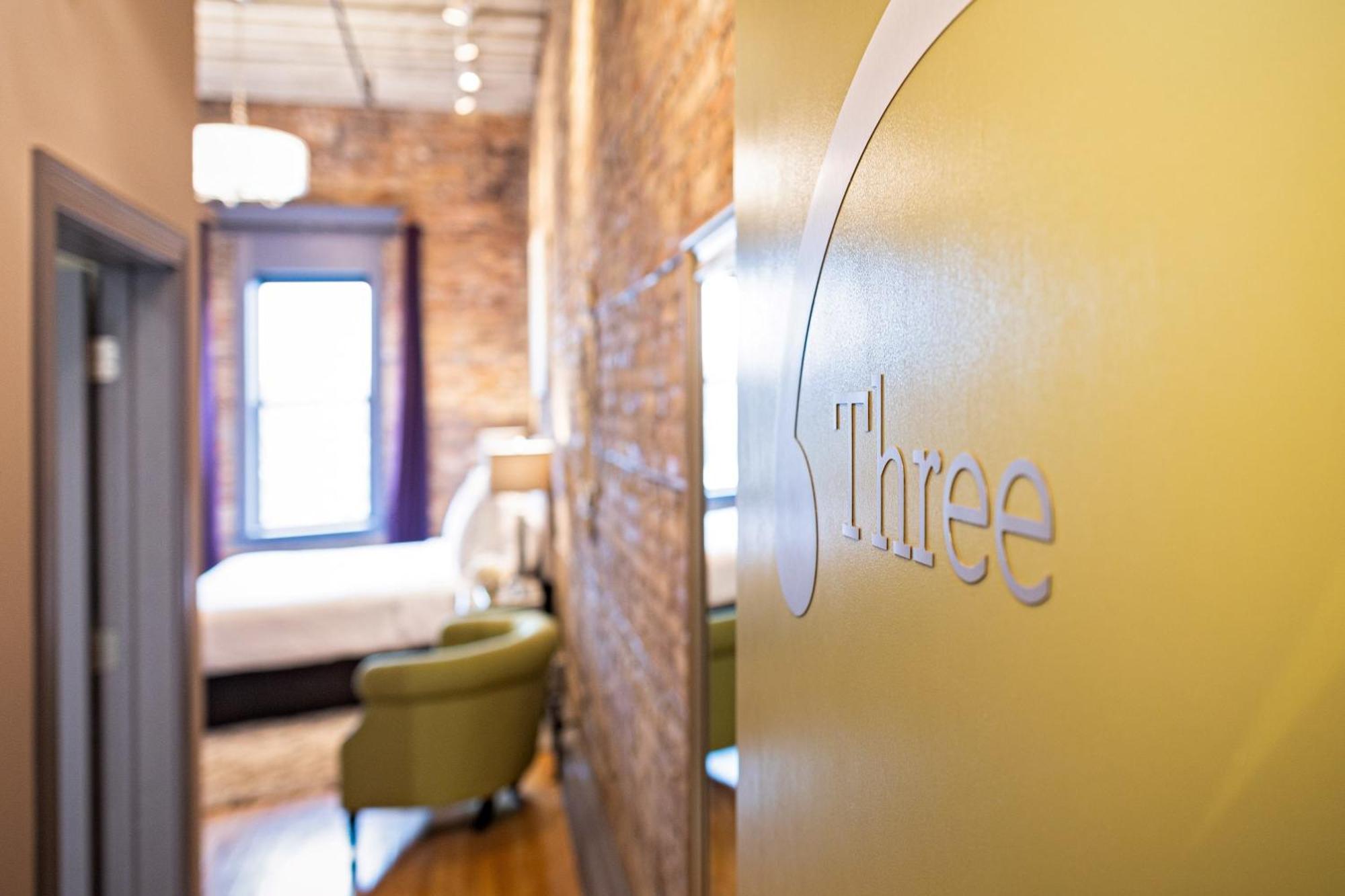 Hip Urban Loft - Small Town Charm -124 Lofts #3 West Dundee المظهر الخارجي الصورة